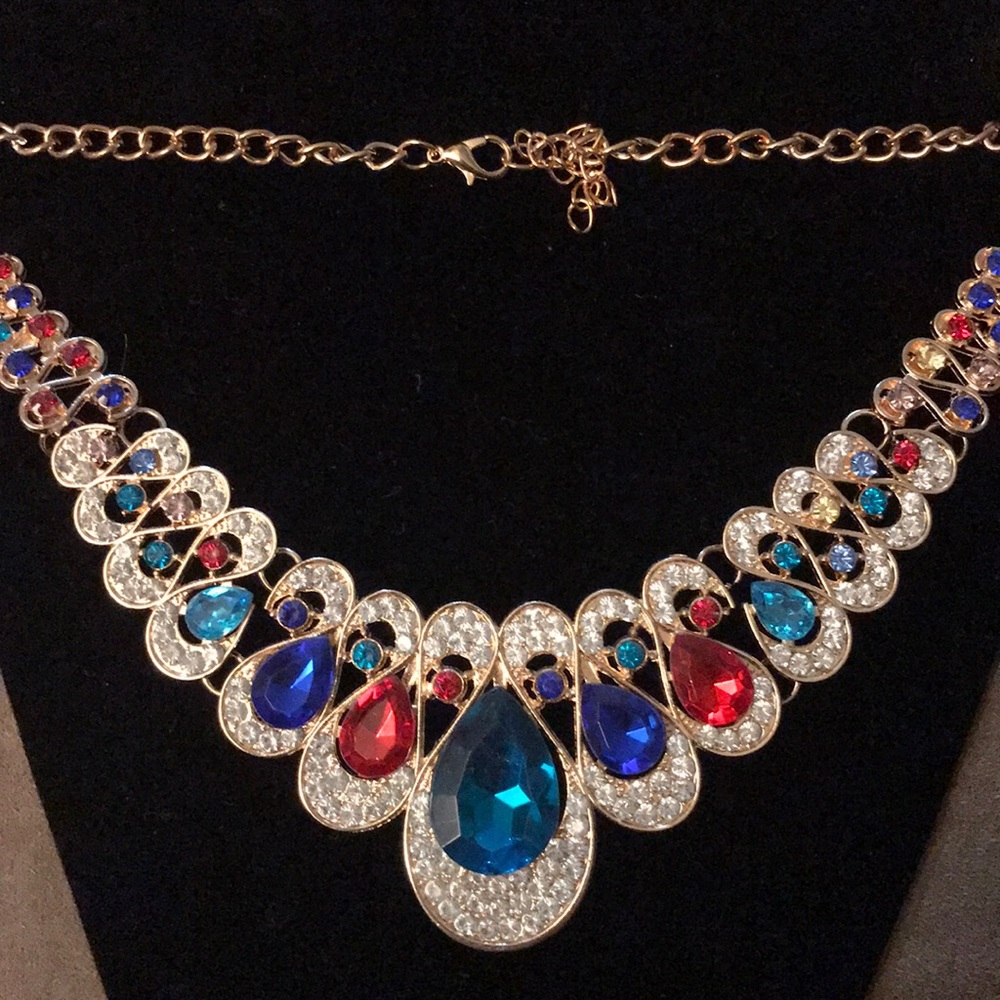 Multicolored Statement Necklace With Earrings - image 3